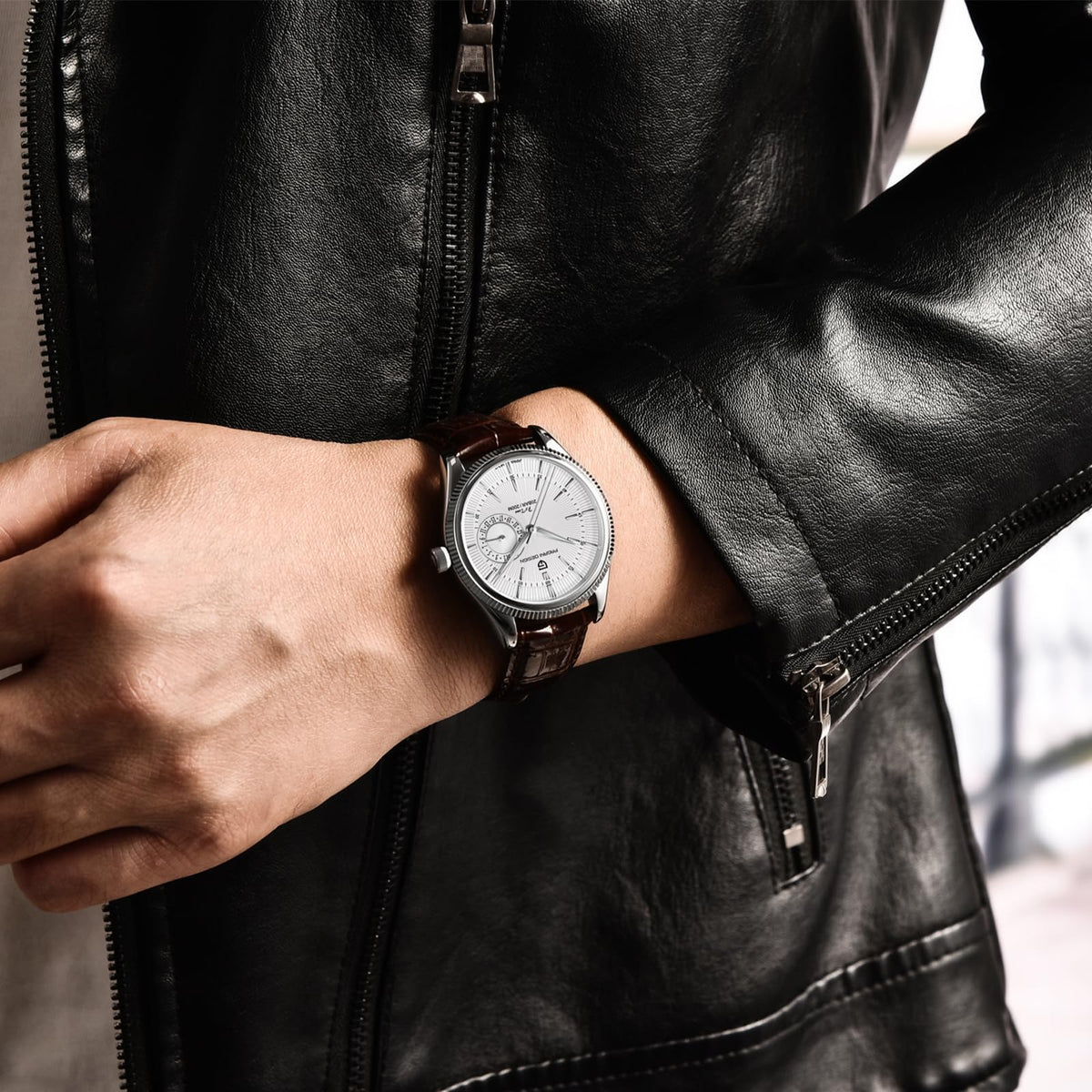 40mm Stainless Steel Quartz Wristwatch with Date Display B9162